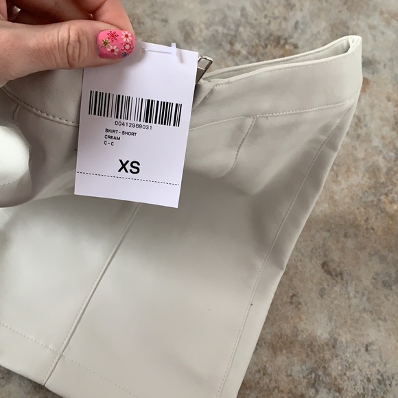 Forever 21 Mini Skirts - Picture 6 of 6